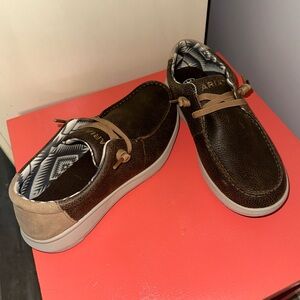 Only worn 30 min for a wedding. Men’s Ariat brown leather slip on. Size 8 1/2